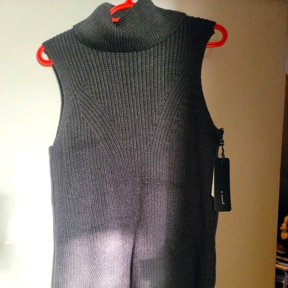 SEARS---GRAY SHORT SLEEVES SWEATER... - Picture 1 of 3